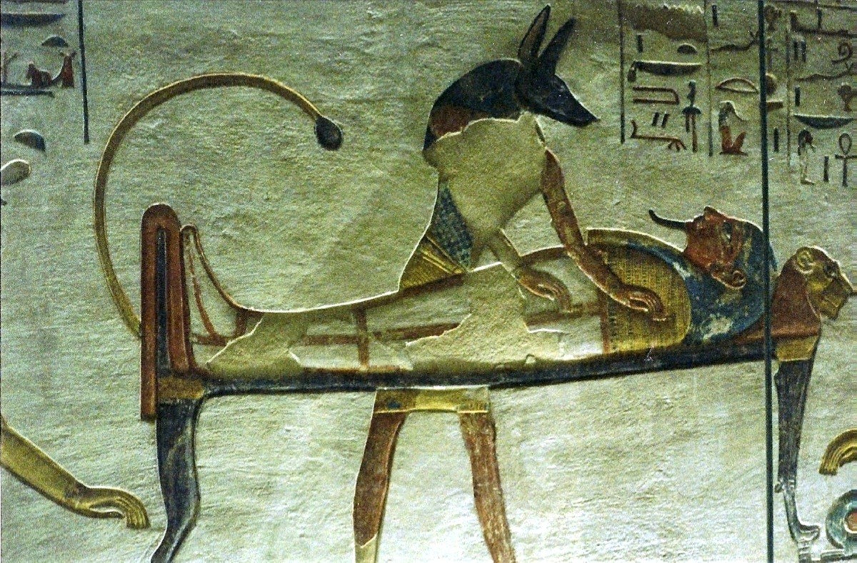 Звуки древнего египта слушать. Бальзамирование в древнем Египте. Обряд мумифицирования в древнем Египте. Египетская фреска бальзамирование. Мумификация в древнем Египте.