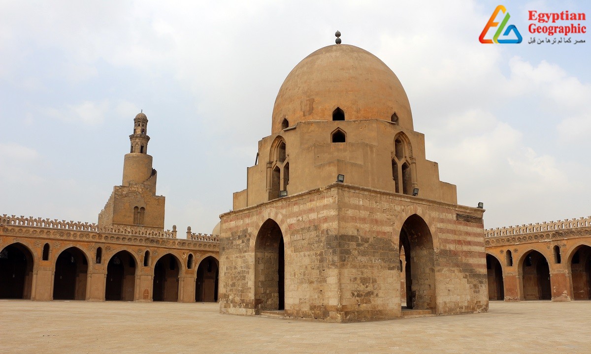 ساحة مسجد ابن طولون