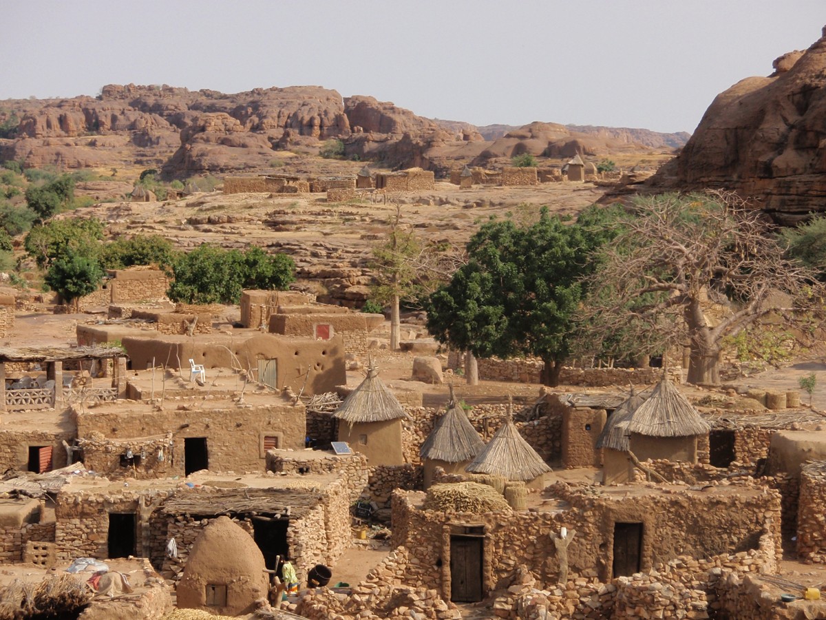 الدوجون شعب إيزيس في مالي